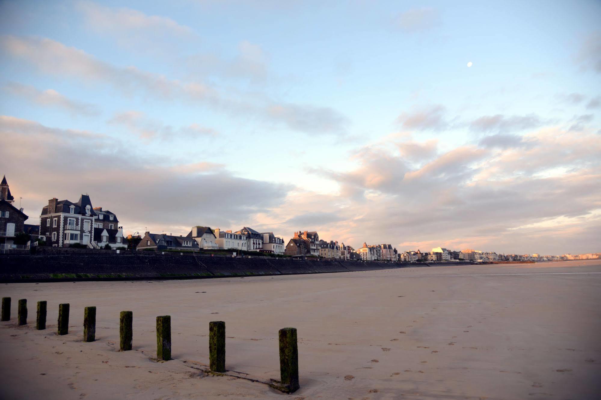 Hotel Ar Iniz Saint-Malo Exteriör bild